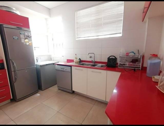 3 BEDROOM APARTMENT TO LET IN SOUTH BEACH